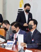 ‘복당 영구 금지’까지 들고나온 장동혁… 당내 “징계정치는 파멸”