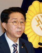 조정식 “현직 대통령 연임, 개헌 논의 대상 아냐…오해 일으켜 유감”