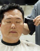 머리 짧게 자른 천하람…현역 국회의원 최초로 논산훈련소 입소