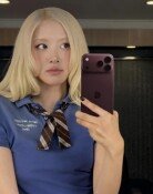 “폰 필요하면 물어보지”…로제 사진에 댓글단 삼성 ‘좋아요 42만개’