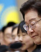 李, 지지율 하락속 100여일 만에 회견… ‘공소 취소’ 언급 주목