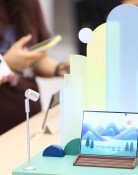 ‘아이폰 듀오’ 공개뒤 ‘갤Z폴드8’ 판매 되레 늘었다…이유는?