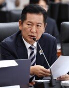 ‘탈북민 북송’ 질의에 정청래·정동영 ‘피식’…박충권 “이게 웃기냐”