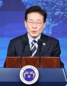 李국정, 긍정 44%·부정평가 49%…“北지뢰 단호 대응” 65%
