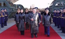 [앉아서 세계 속으로]北 에어쇼에 ‘선글라스’ 주애…공군력 강화 추세