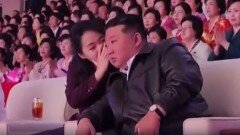 김정은, 주애 손 잡고…“여인들에 특별히 감사”