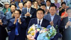 인천도 파란 물결…시장 재선 막고 군구 석권