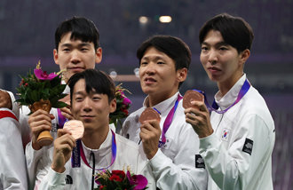 “连续13年国内短跑第一人”金国荣，在第四次出战的亚运会上首次获得奖牌