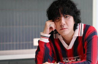 “出道15年了还被叫新一代导演，呵呵”