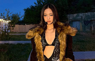JENNIE《Dracula》登頂公告牌電台榜