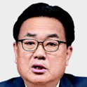 Chief of Staff Chung tells presidential secretaries to stay away from politics