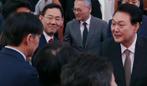 Pres. Yoon meets Cho Kuk for the first time in five years