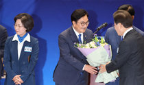 Rep. Woo Won-shik elected as National Assembly speaker