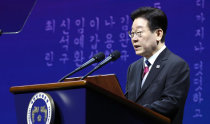 Lee pledges renewed peace efforts in March 1 address