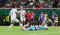 Hwang leads South Korea comeback win