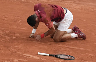 Djokovic injury postpones record-breaking Major Win