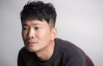 Poet Lee Byung-ryul shares immersive travel experiences