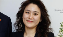 Chang Han-na begins tenure as arts center chief
