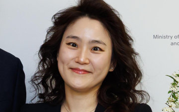 Chang Han-na begins tenure as arts center chief