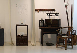 Young collectors revive interest in antiques