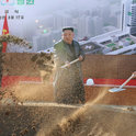 平壌に戻った金正恩氏、総合病院着工式に出席