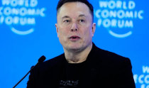 マスク氏「人型ロボット・オプティマス、来年末にも一般販売」