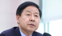 政府、国際共同備蓄の優先購入権行使へ　原油供給拡大を模索
