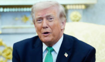 同盟国は派兵に消極的、テロ対策センター所長も辞任　苦境のトランプ氏