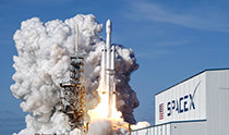 スペースＸ、公開価格１３５ドル確定　史上最大のＩＰＯ