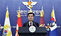 安圭伯国防長官「年末に韓米首脳へ提言し戦作権移管時期を決定へ」
