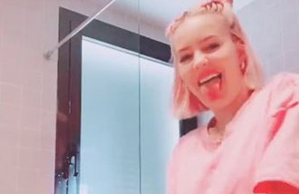 世界的な混乱の中で唯一弾みがつく歌は「コロナ撲滅ソング」