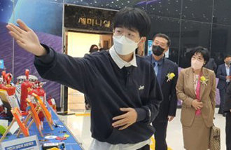 「未来の科学韓国」を担う子ども発明家たち