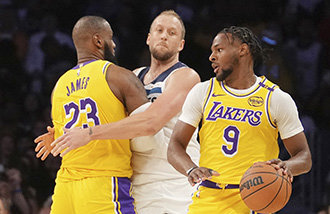 ＮＢＡ史上初！「ジェームズ」親子が公式戦に同時出場