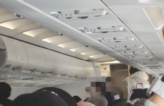 「離陸準備」済州発航空機の非常口を開けた３０代女性、「息苦しくて」