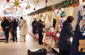 キャロル、フードトラック、マーケット…漢江に広がる「ロマンチック・クリスマス」