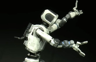 Ｋヒューマノイド、工場に通勤し家事も担う