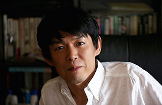 坂元裕二氏、ソウル上演の戯曲語る「韓国文化は私にとって原初的な感情に近い」
