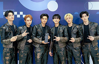 ENHYPEN、デビュー６年で初の「ビルボード２００」１位