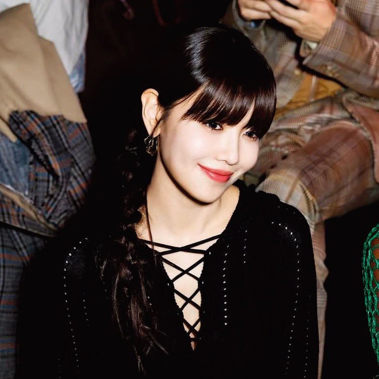 분위기 여신으로 만들어줄 앞머리 스타일 4