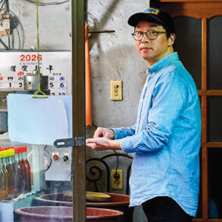 “팔 아프게 저어야 하는 깨두부, 게을러지지 말자는 다짐이죠”