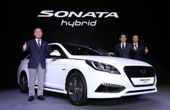 提高燃油效率及功能的 新型索納塔混合動力車 上市 東亞日報