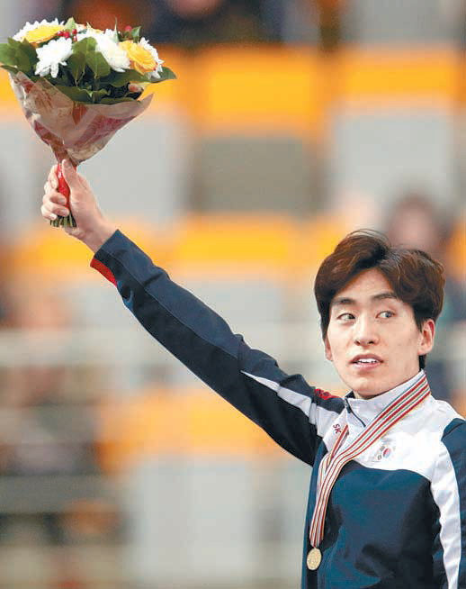 Lee Seung-hoon wins mass start at ISU Speed Skating Championships ...