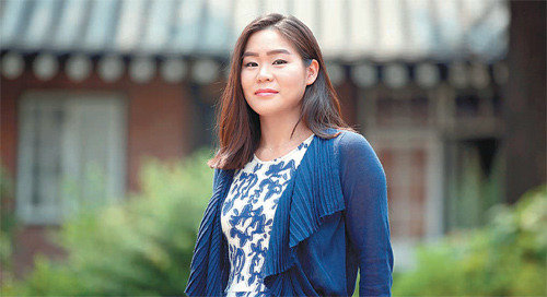 Violinist Esther Yoo attracts global attention