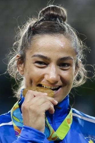 Judoka Majlinda Kelmendi becomes first Kosovo Olympic medalist