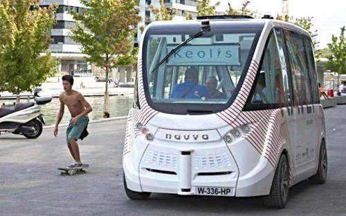 Self-driving shuttles start driving daily in France