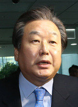 Kim Moo-sung declares disconnection with pro-president faction