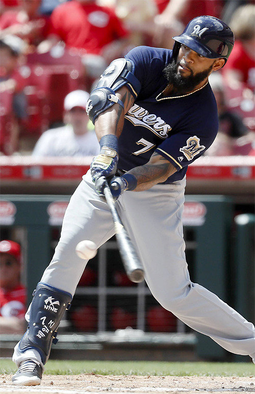 Brewers' Eric Thames mashes home runs vs. Reds