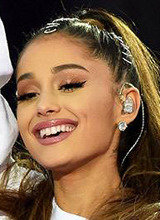 Ariana Grande becomes an honorary citizen of Manchester