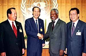 Speaker meets with Kofi Annan