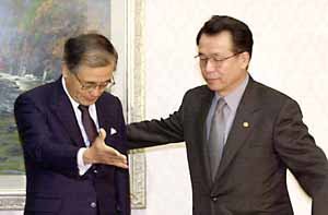 Stop distorting history textbooks: Han